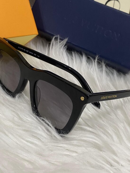 ??Women\'s Louis Vuitton Sunglasses main image 5